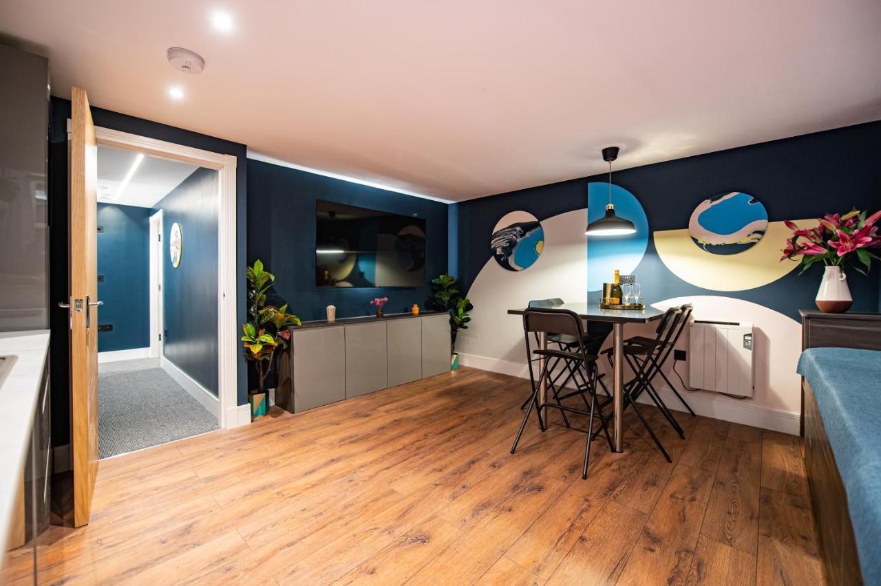 The Nest - Luxury 16 Person W Jacuzzi & Parking Apartment *