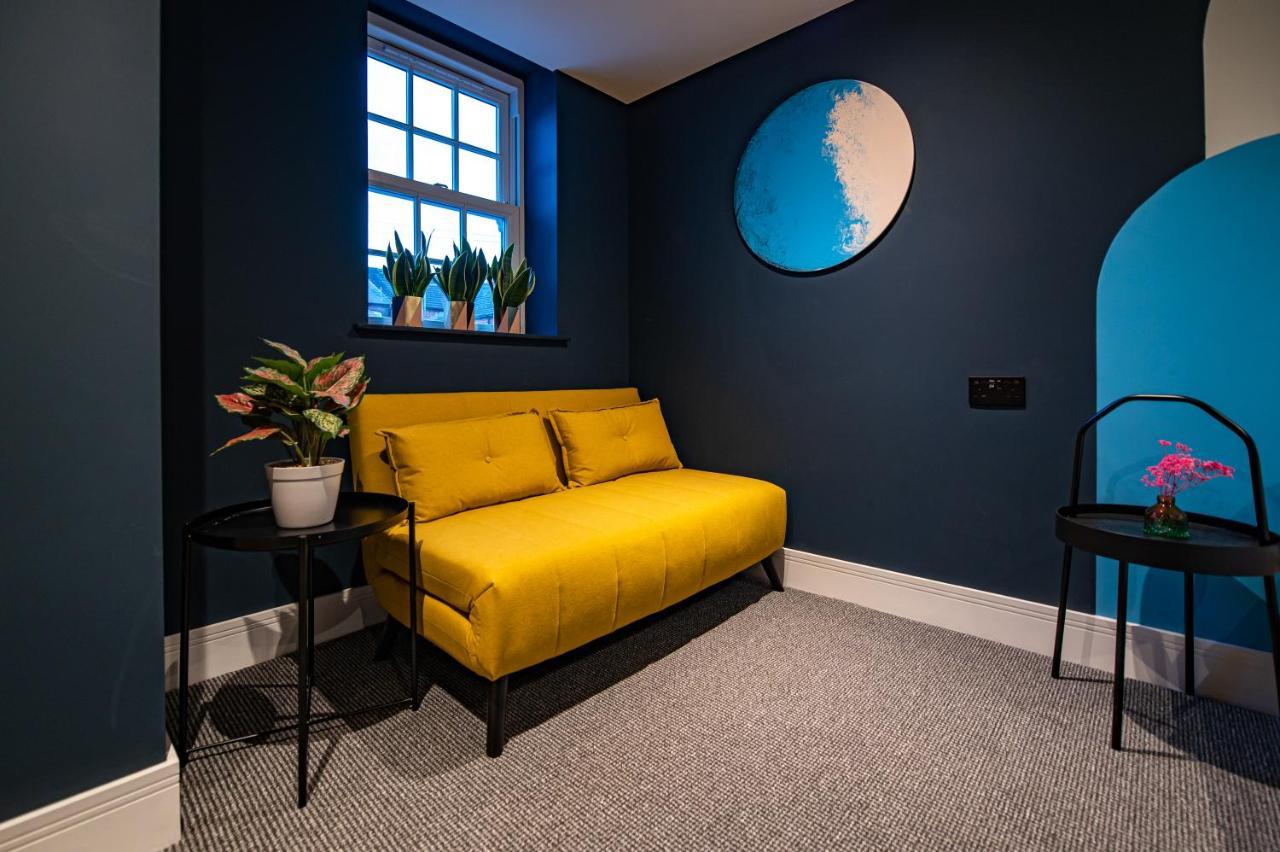 The Nest - Luxury 16 Person W Jacuzzi & Parking