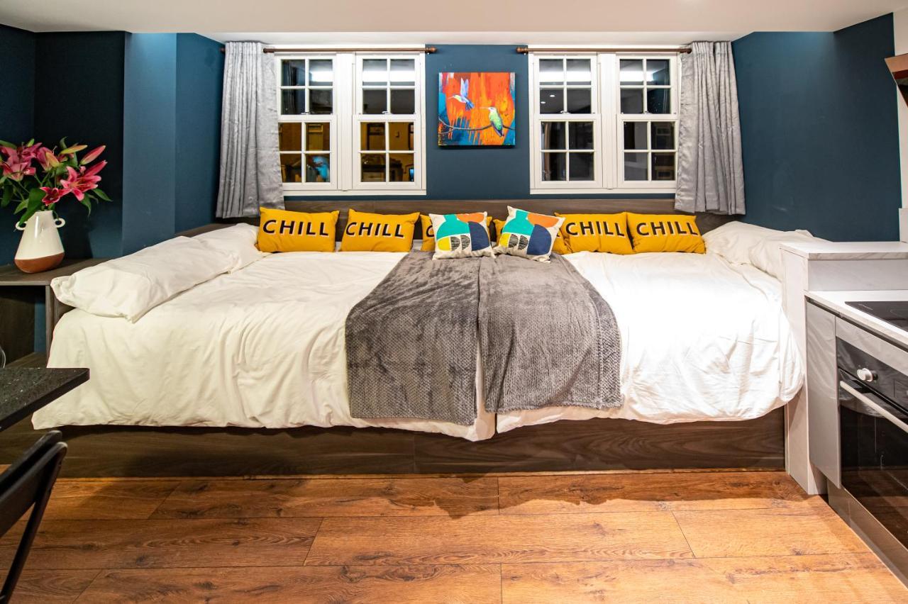 The Nest - Luxury 16 Person W Jacuzzi & Parking Apartment *